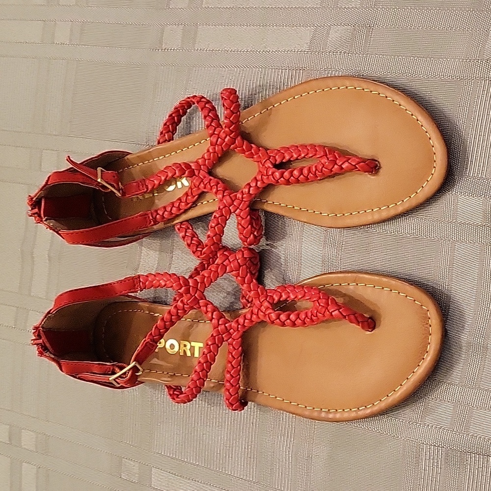 NWT Coral sandals by Report